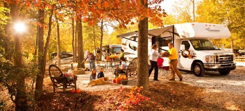 Top 7 RV Parks with Full Hookups and Fall Foliage Views for Your Next Adventure