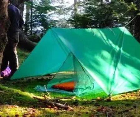 How to Build a Simple Campsite Shelter from Tarps: Step-by-Step Guide