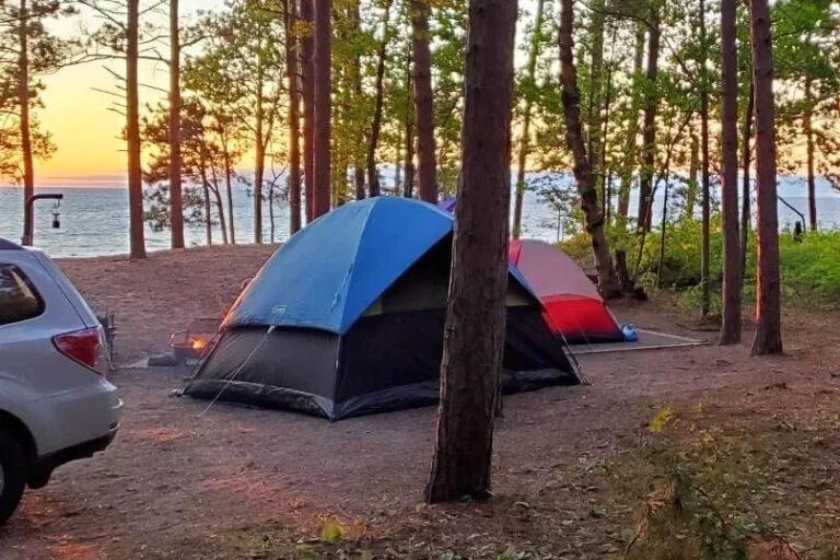 Top Campgrounds Near National Lakeshores and Rivers: Best Spots for Nature Lovers
