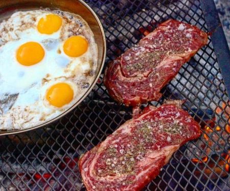 How to Make Campfire Oatmeal with Fresh Ingredients