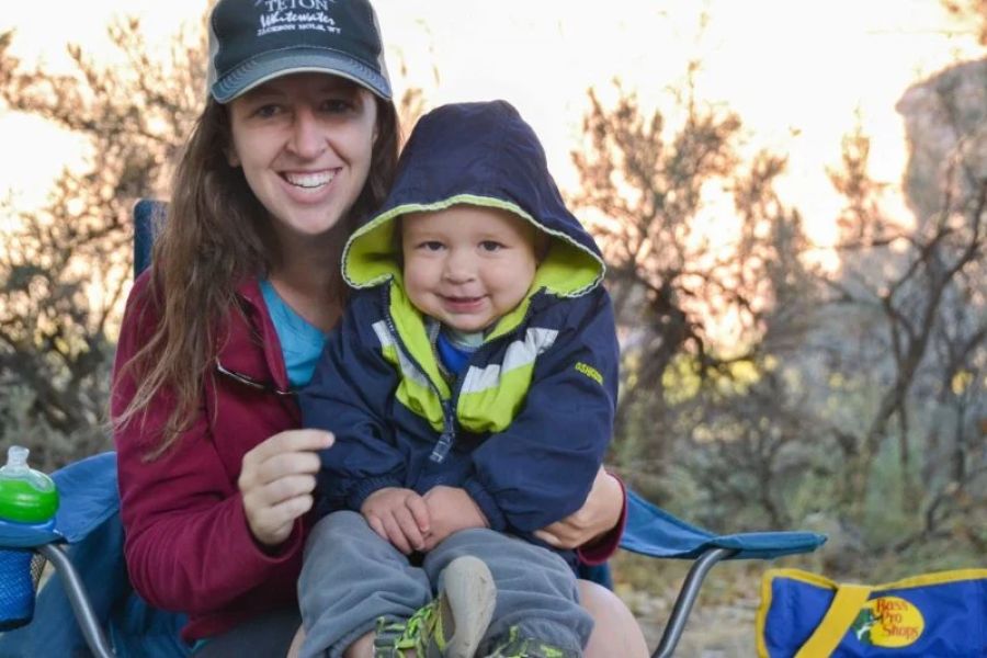 How to Keep Kids Warm While Camping in the Fall