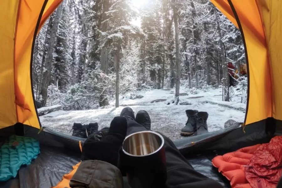 How to Camp Safely During Snowstorms