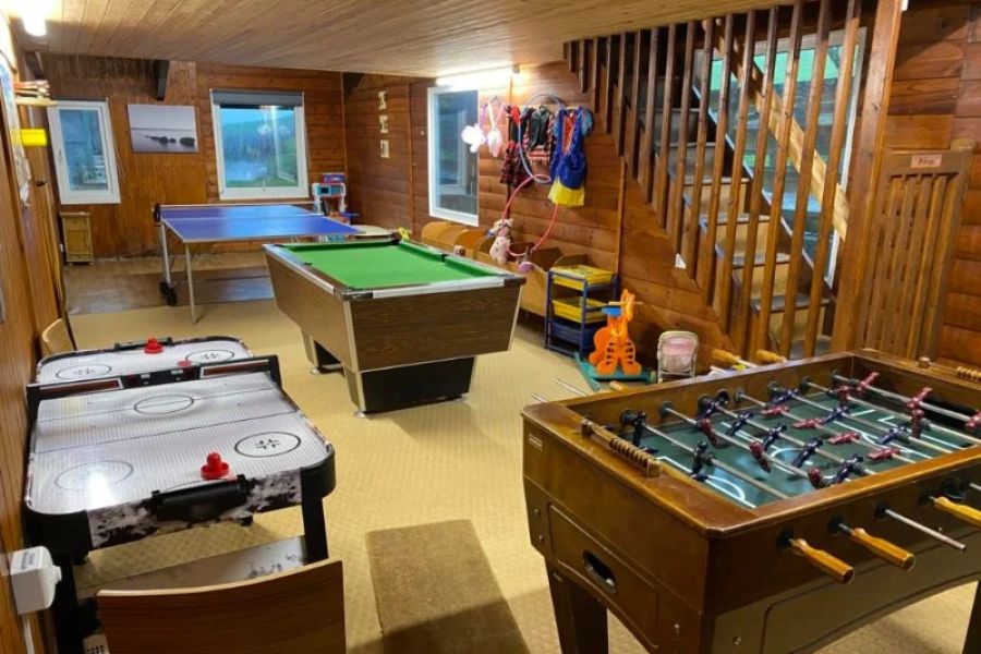 Cottages Near Me with Board Games and Family Activities