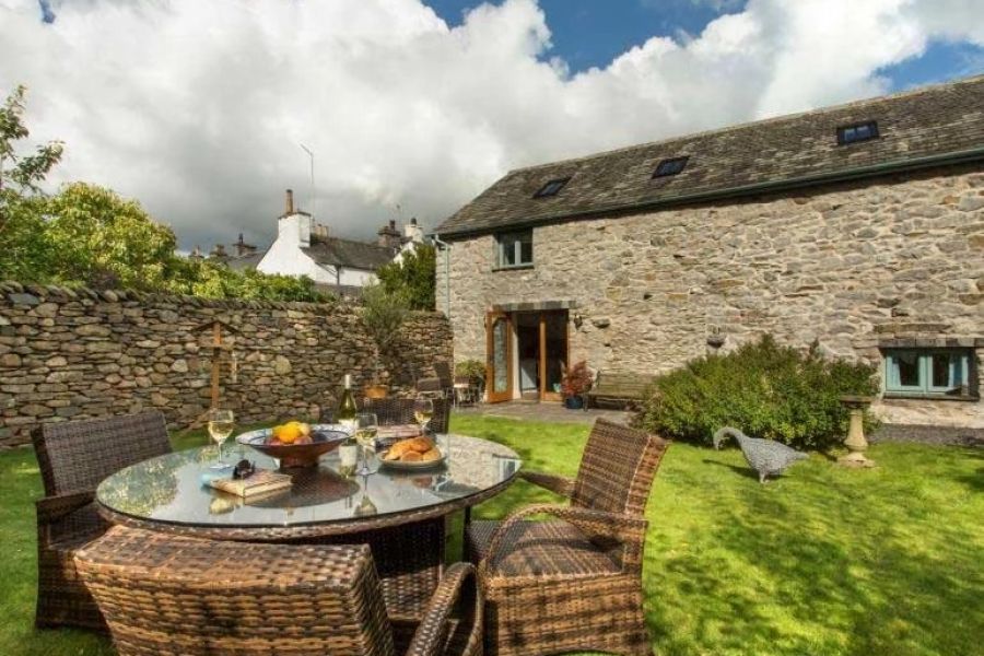 Top Pet-Friendly Cottages Near Me for Weekend Escapes