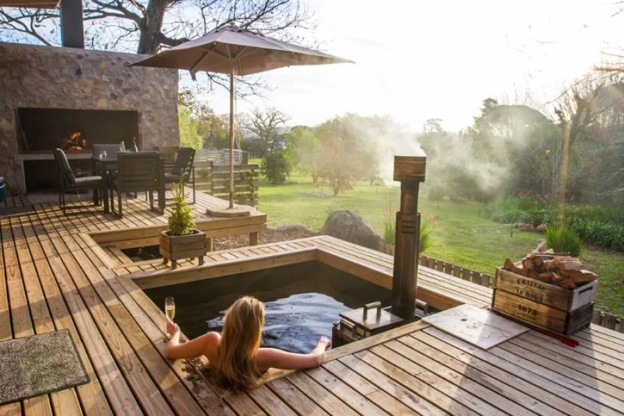 Cottages Near Me That Offer Romantic Firelight Dinners: Perfect Getaway Ideas