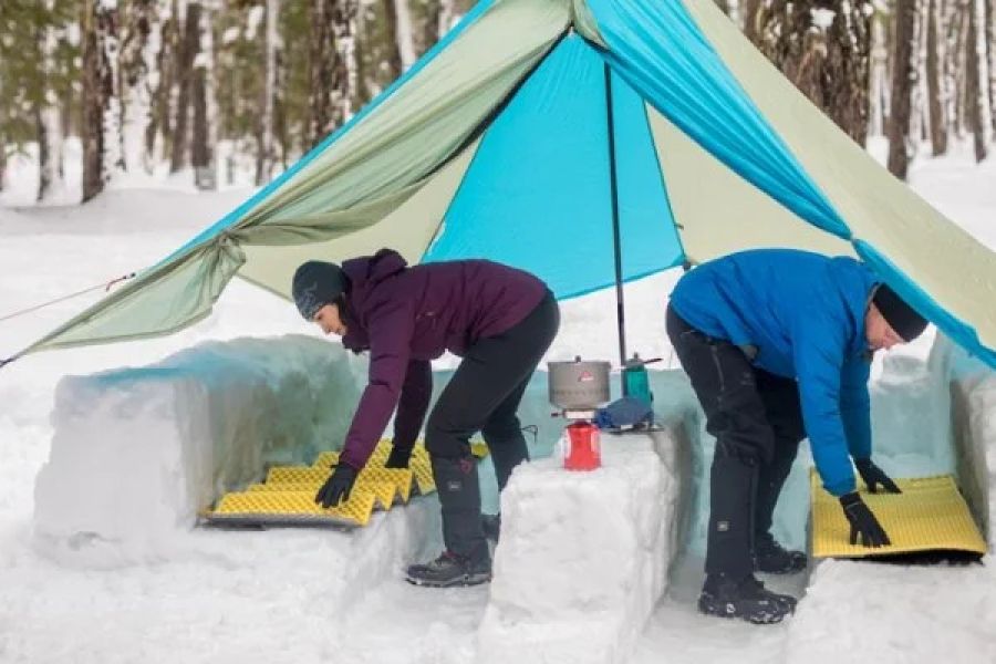 How to Enjoy Camping Even When It Snows: Tips for Winter Camping