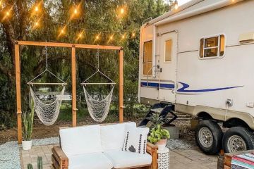 How to Create a Cozy Campsite Setup for Couples