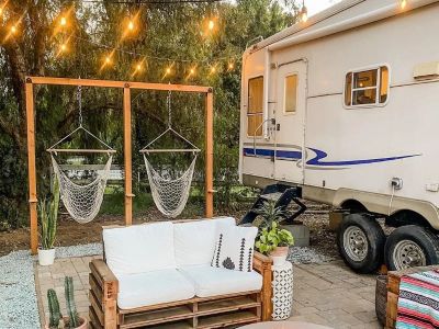 How to Create a Cozy Campsite Setup for Couples