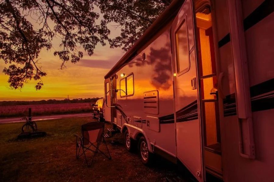 Best Camping Destinations in the U.S. for November: Explore Scenic Fall Getaways
