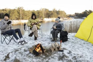 How to Create the Perfect Winter Camping Playlist