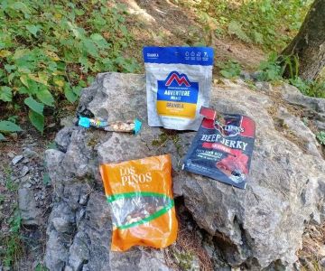 Best Camping Snacks for Road Trips and Hikes