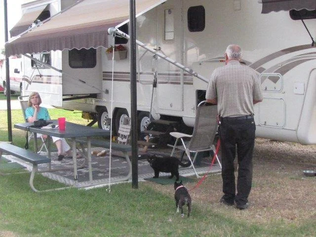 RV Park Pet Policies You Should Know Before Booking