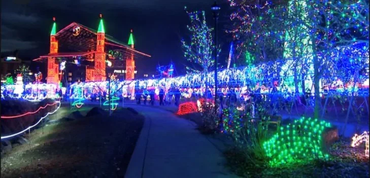 Best Campgrounds in the U.S. for Holiday Light Displays