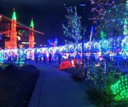 Best Campgrounds in the U.S. for Holiday Light Displays