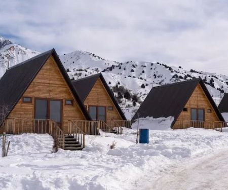 Cottages Near Me That Feature Winter Hiking Trails