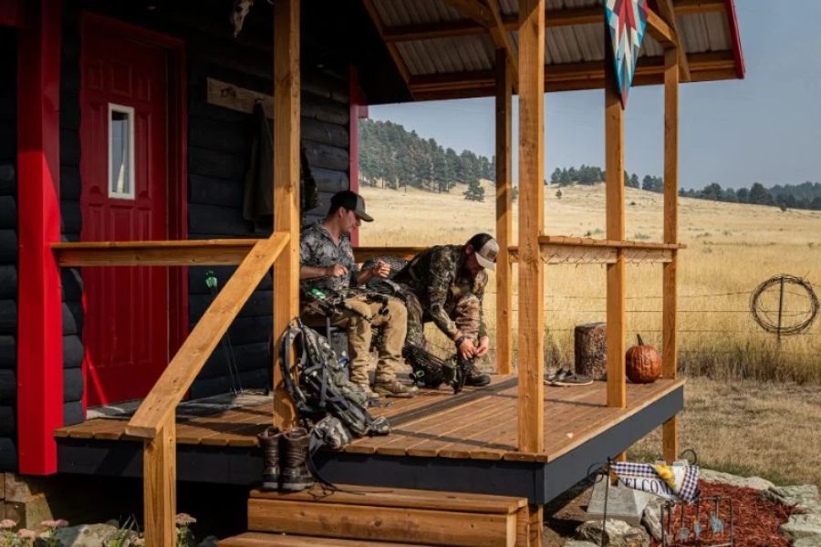 How to Camp Responsibly During Hunting Season