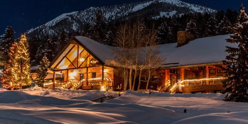 Cottages Near Me That Feature Winter Hiking Trails | Camp Spotter