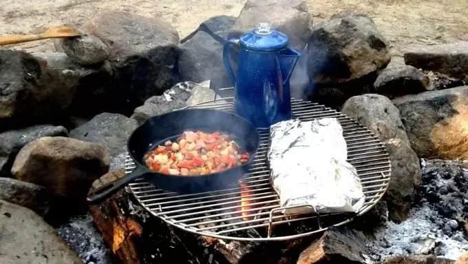 How to Cook Comfort Food at the Campsite in Cold Weather