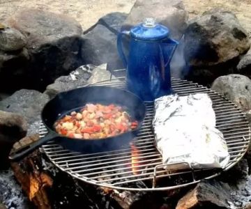 How to Cook Comfort Food at the Campsite in Cold Weather
