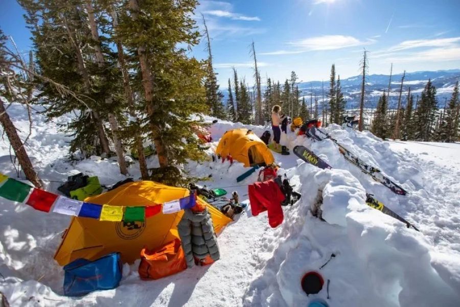 How to Plan a Multi-Day Winter Camping Expedition Safely and Effectively