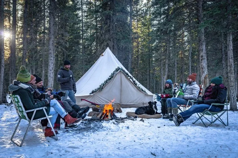 How to Plan a Winter Camping Adventure with Friends in the US