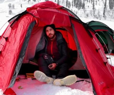 How to Maintain Comfort While Dry Camping in Cold Weather